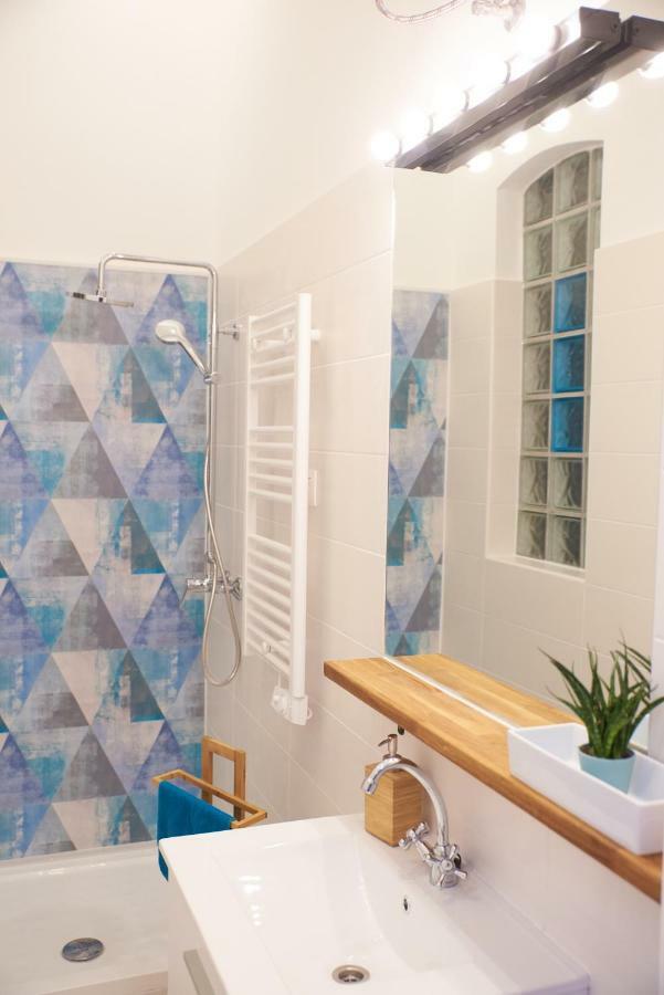 Self Check-In Cozy Stylish Flat By Vaci Street Apartment Budapest Bagian luar foto