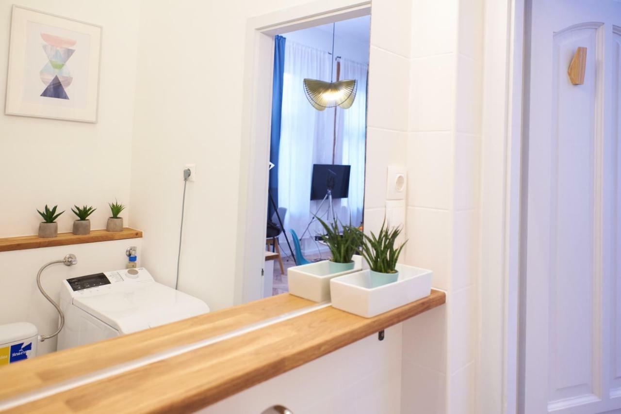 Self Check-In Cozy Stylish Flat By Vaci Street Apartment Budapest Bagian luar foto